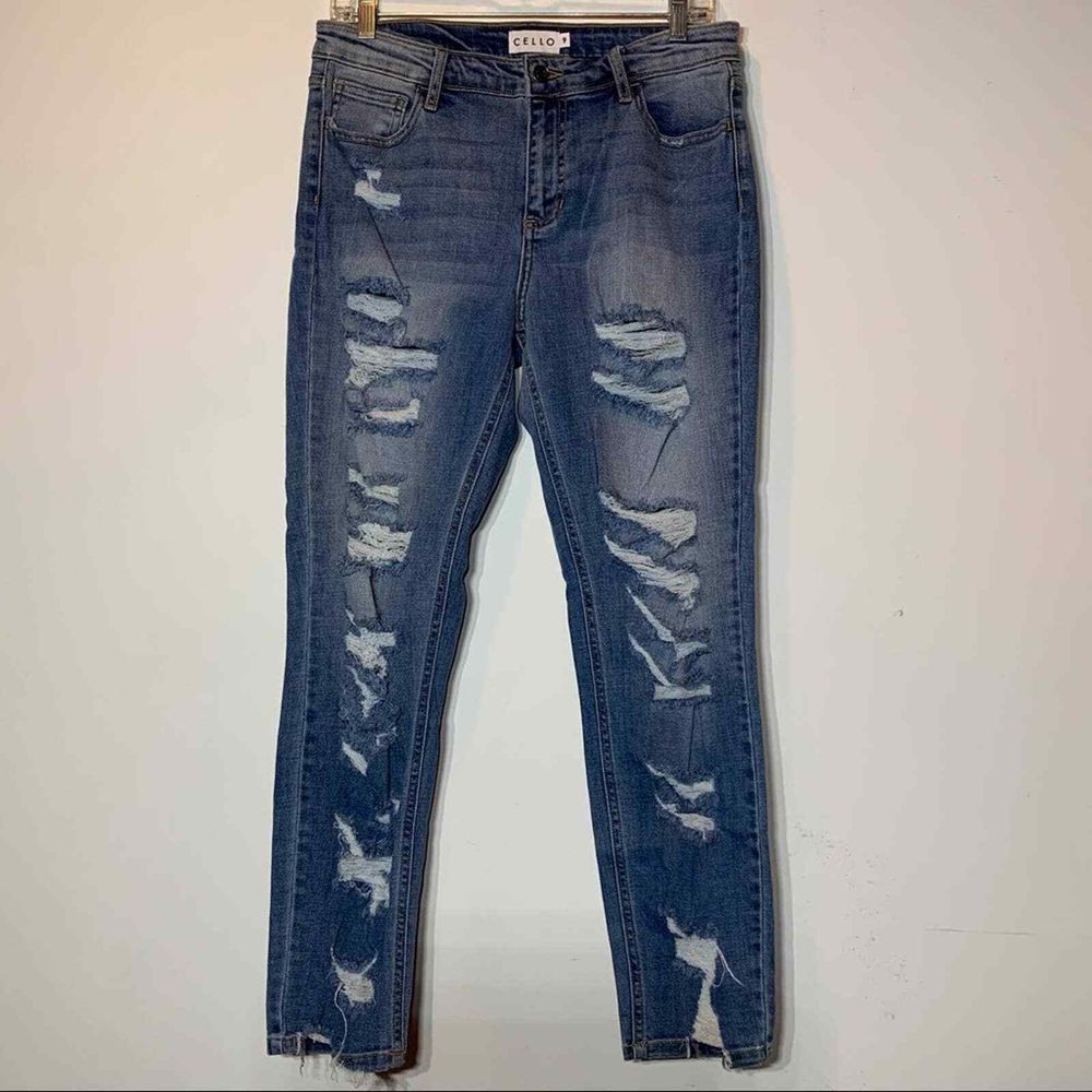 EUC Cello High Rise Ripped Distressed Faded Denim Jeans Size 9